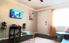 Cheeful, 2Bed X 1Bath Brick House